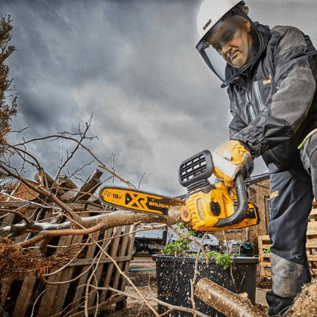 Аккумуляторная цепная пила DeWalt DCM565N-XJ